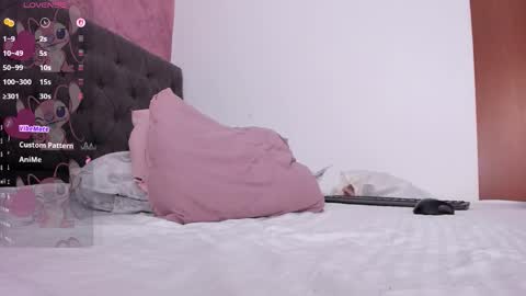 Lia online show from September 2025 04:28:01 PM