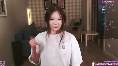 lialilia online show from March 2025 04:56:02 PM