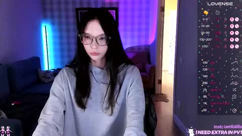 lialilia online show from October 2025 04:15:02 PM