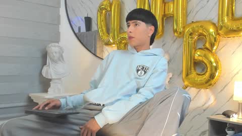 Liam online show from February 2025 05:52:01 AM