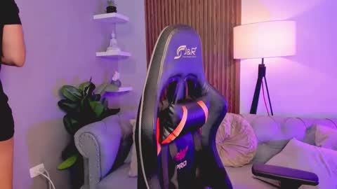 Liam Collins online show from November 2025 07:51:02 PM