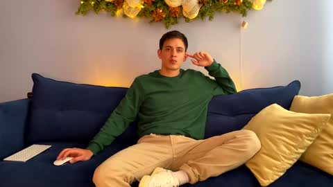 Liam online show from December 2024 05:12:01 PM