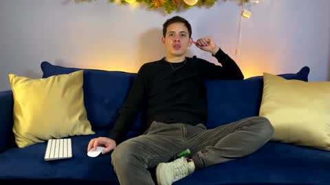 Liam online show from January 2025 12:45:01 AM