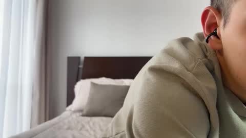 Liam online show from September 2025 02:11:02 PM