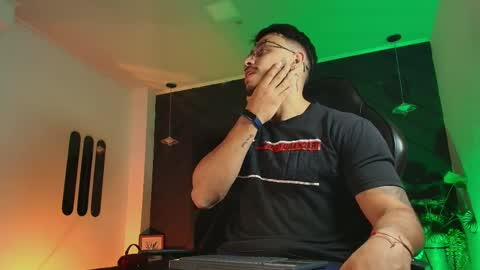 LIAM KLEIN online show from April 2026 11:18:02 AM