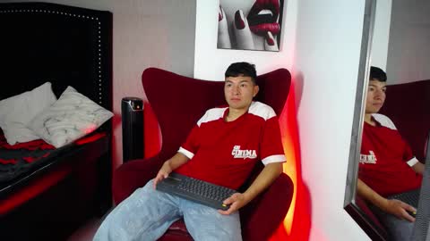 Snapshot of liam_sean chatting on February 2026 12:12:01 PM Liam online show from February 2026 12:12:01 PM