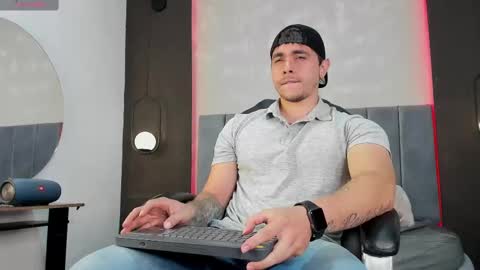 Liam online show from September 2025 08:13:01 PM