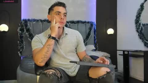 Liam online show from November 2025 09:47:01 PM