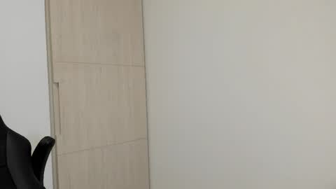 Liam online show from February 2026 04:42:01 AM