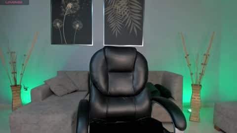 Liam online show from October 2025 03:37:02 AM