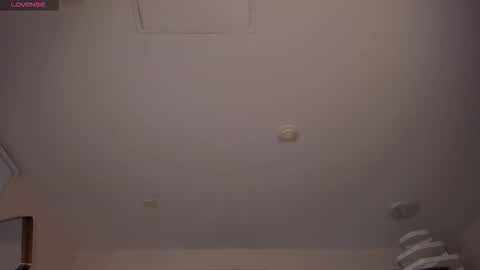 Liam online show from December 2025 04:10:02 AM