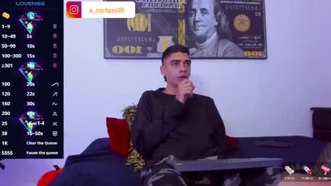 Snapshot of lian_23_ chatting on December 2024 10:13:01 AM online show from December 2024 10:13:01 AM