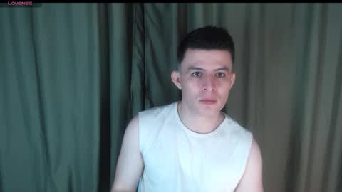 lian_eathan online show from October 2025 06:43:02 AM