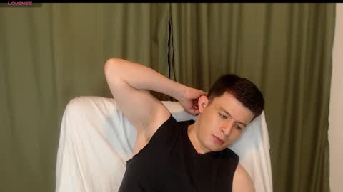 lian_eathan online show from November 2025 10:30:02 PM