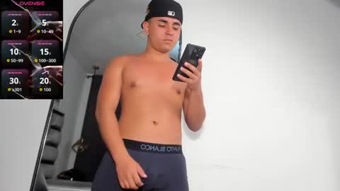 lianfox_ online show from July 2026 12:40:01 PM