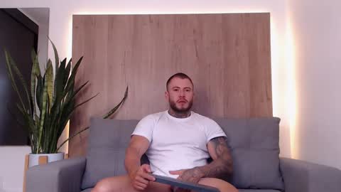 lianjones9 online show from January 2025 03:23:02 PM