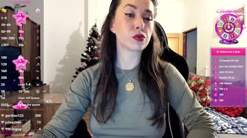 LiaQuinn online show from February 2025 07:11:01 PM