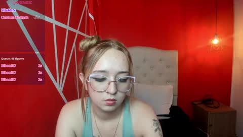 Lia Roberts online show from December 2024 06:14:01 PM