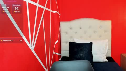 Lia Roberts online show from December 2024 04:11:01 PM