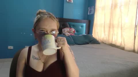 Lia Roberts online show from September 2025 12:16:02 PM