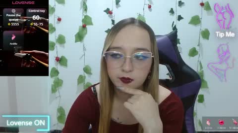 Lia Roberts online show from April 2026 03:28:01 AM