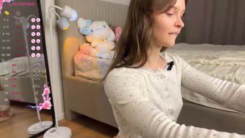 Lia online show from October 2025 03:30:01 PM