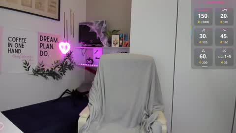 Lia online show from November 2025 08:03:01 AM