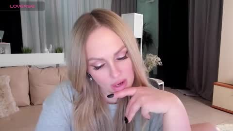 Snapshot of libby_nora chatting on January 2025 04:38:01 PM Libby online show from January 2025 04:38:01 PM