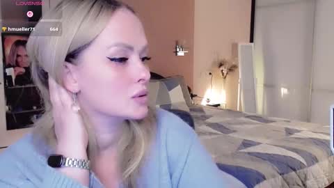 Snapshot of libby_nora chatting on October 2025 10:17:02 AM Libby online show from October 2025 10:17:02 AM