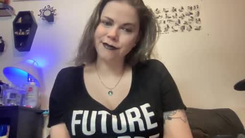 Snapshot of libbydeetzxxx chatting on February 2025 09:13:02 AM Libby Deetz online show from February 2025 09:13:02 AM