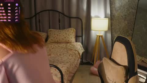 Elena online show from September 2025 11:26:01 PM