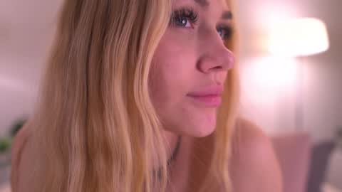 Elena online show from October 2025 11:59:02 PM