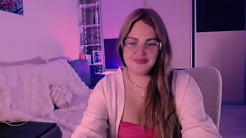 libra_mia online show from September 2025 02:26:01 AM