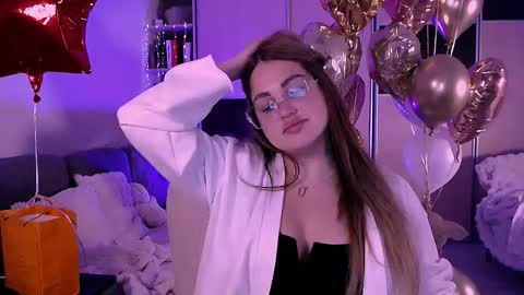 libra_mia online show from October 2025 05:07:02 AM