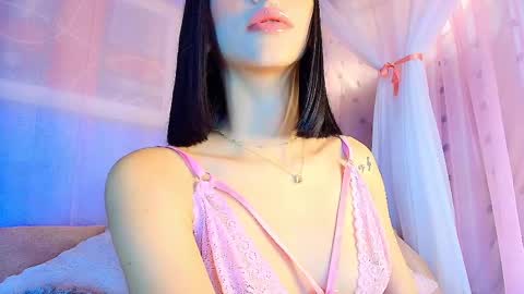Valentina Hall online show from April 2026 11:36:01 AM