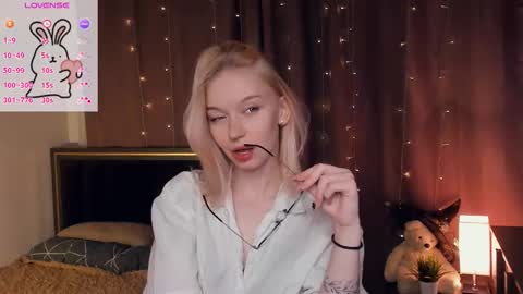 Ann online show from October 2025 07:15:01 PM