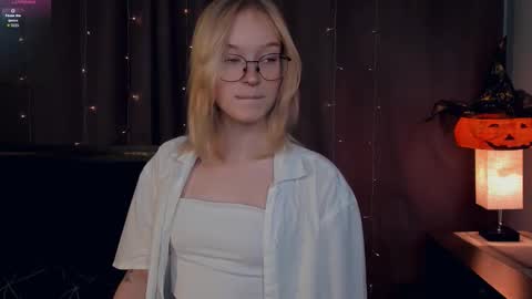 Ann online show from October 2025 07:25:01 PM