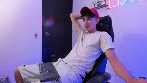 Snapshot of light_eyes_ chatting on April 2026 07:19:01 PM Jhonatan online show from April 2026 07:19:01 PM