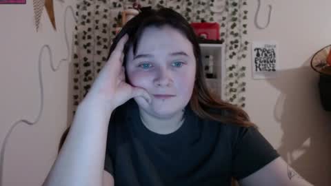 light_lunaa online show from January 2025 09:26:01 PM