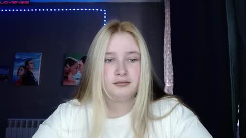 light_lunaa online show from October 2025 07:20:02 AM