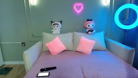 Lihn Pham online show from November 2025 03:31:02 AM