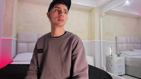 Snapshot of liiamhudson_ chatting on February 2025 04:15:02 AM L I I A M online show from February 2025 04:15:02 AM