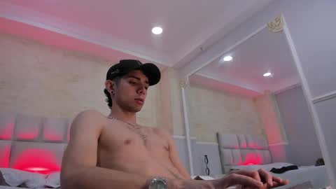 Snapshot of liiamhudson_ chatting on February 2025 10:20:02 AM L I I A M online show from February 2025 10:20:02 AM