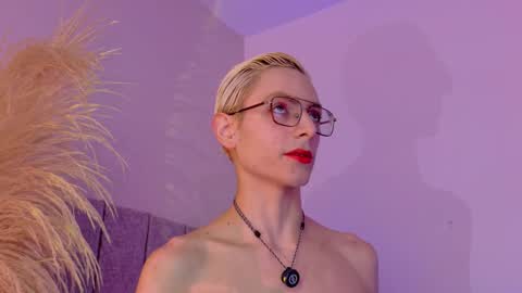 Liiam Luna online show from February 2026 09:39:01 AM