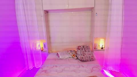         online show from February 2025 11:46:02 AM