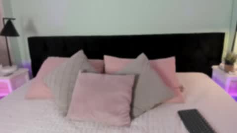 lily  online show from October 2025 07:38:01 PM