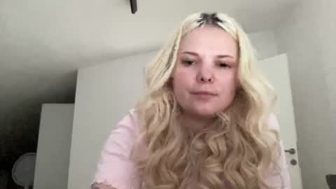 likaaberry online show from June 2026 10:45:02 AM