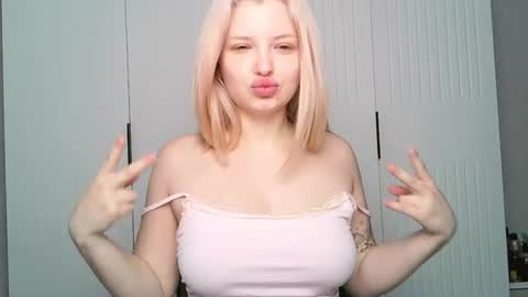 Snapshot of like_sun chatting on July 2026 03:45:01 AM Call me Anna online show from July 2026 03:45:01 AM