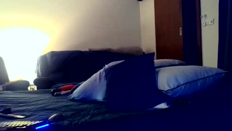 likthat121 online show from December 2024 01:00:01 PM