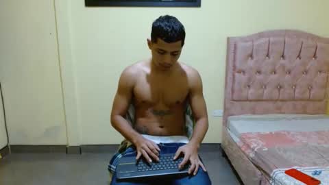 lil_condor_baby online show from November 2025 03:06:01 AM